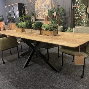 Eetkamertafel Curves