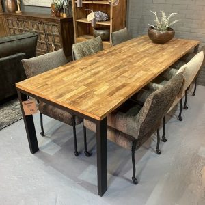 Eetkamertafel Tracks 250cm